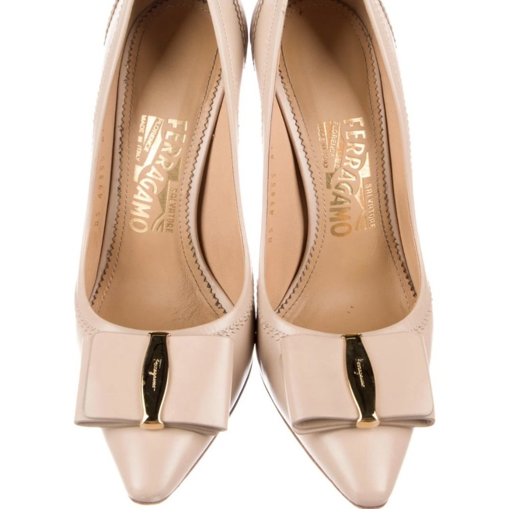 Salvatore Ferragamo Shoes Size 6 Beige 4 inch heel